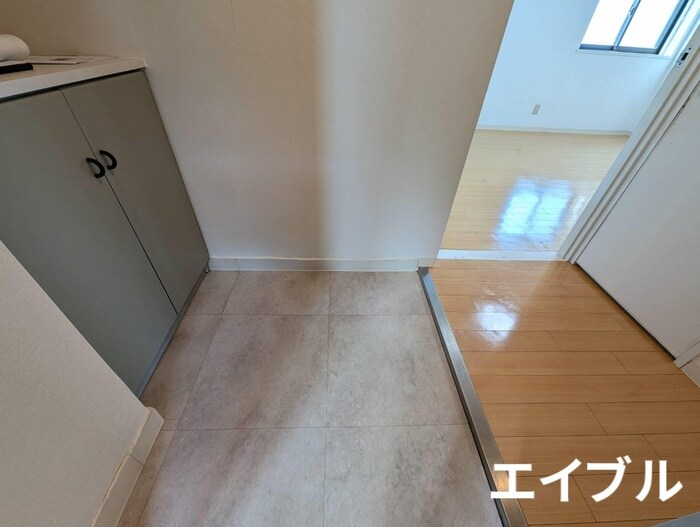 物件内観写真16　(玄関)