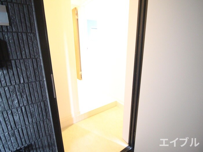物件内観写真17　(玄関)