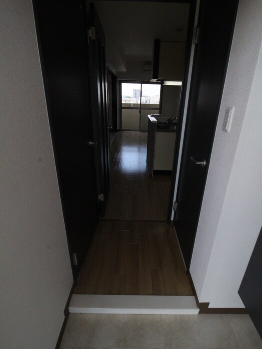 物件内観写真16　(玄関)