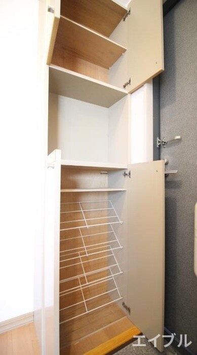 物件内観写真10　(靴箱)