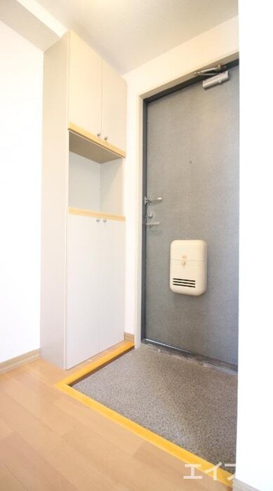 物件内観写真11　(玄関)