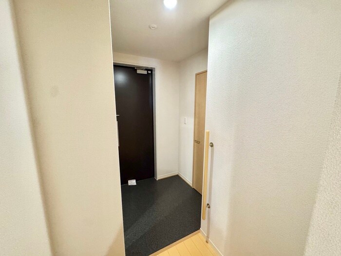 物件内観写真11　(玄関)