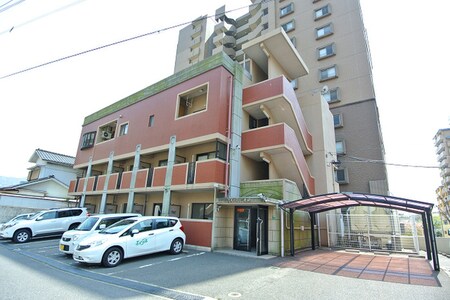 クィ－ンズ渡辺外観写真