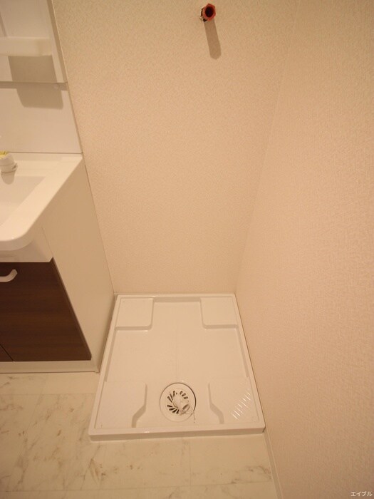 物件内観写真6　(洗濯機置場)