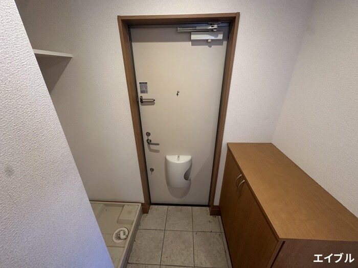 物件内観写真6　(玄関)