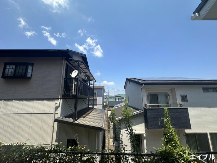 物件内観写真7　(室内からの展望)