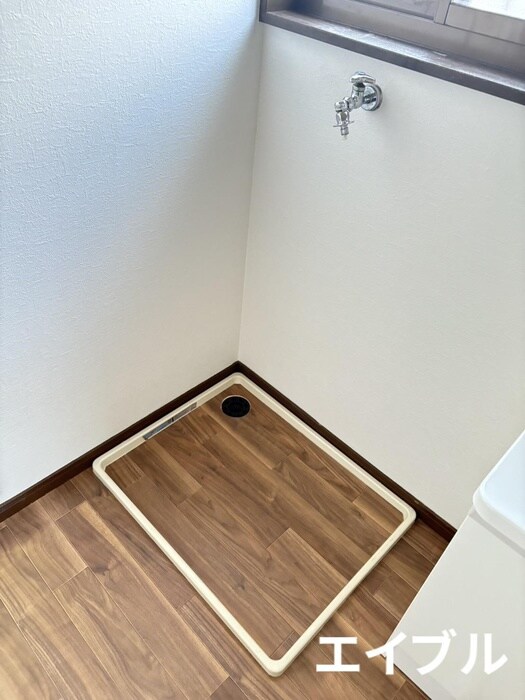 物件内観写真14　(洗濯機置場)