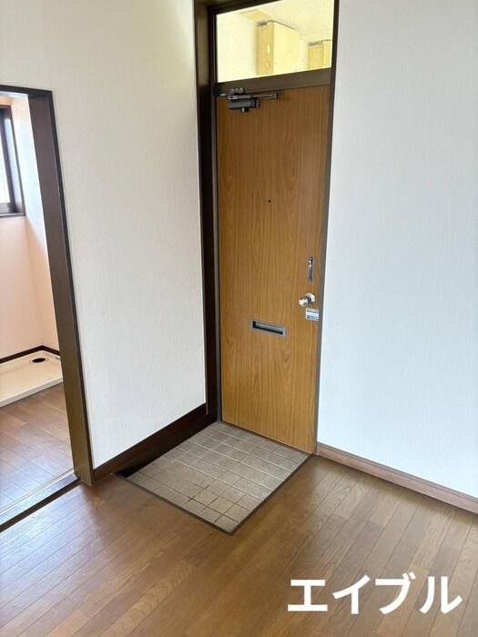 物件内観写真15　(玄関)
