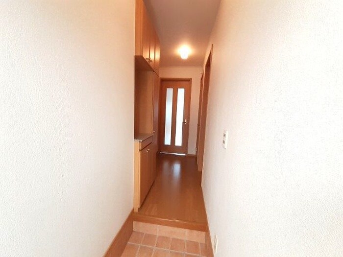 物件内観写真13　(玄関)