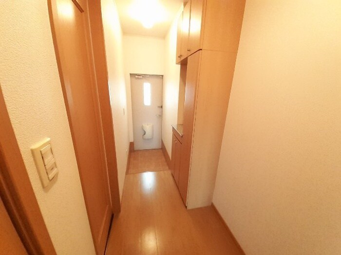 物件内観写真14　(玄関)