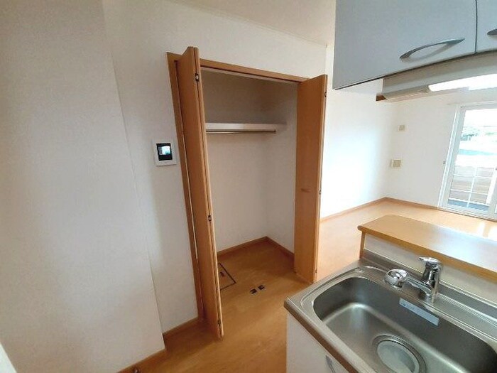 物件内観写真15　(収納)