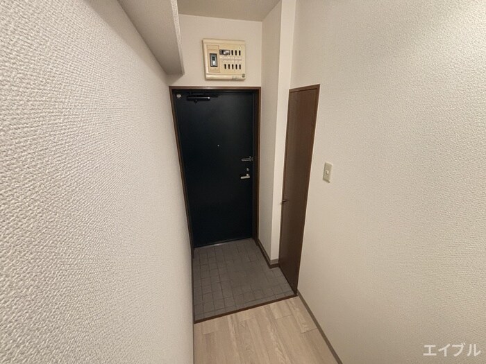 物件内観写真9　(玄関)