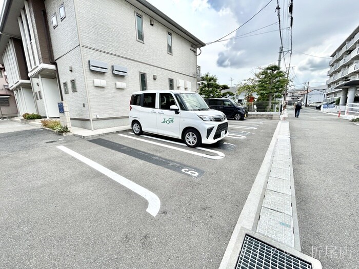 物件外観写真2　(駐車場)