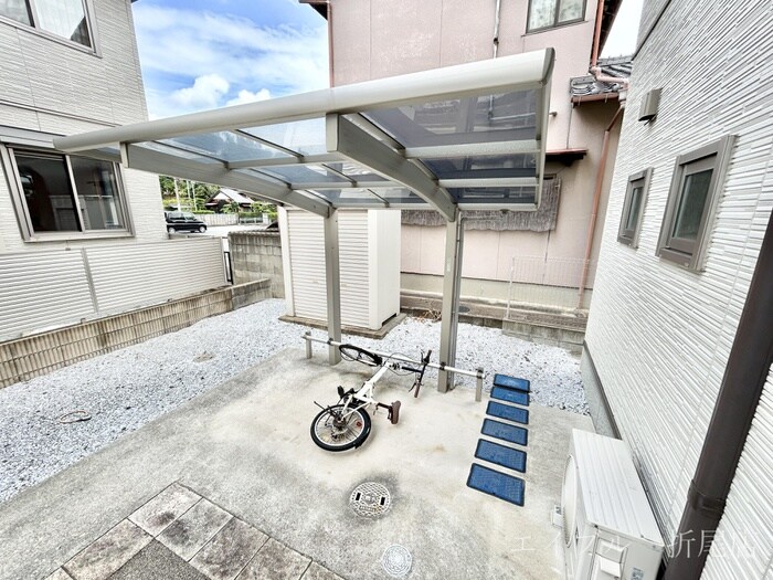 物件外観写真3　(駐輪場)