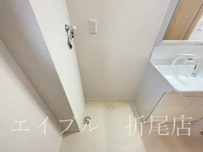 物件内観写真11　(洗濯機置場)