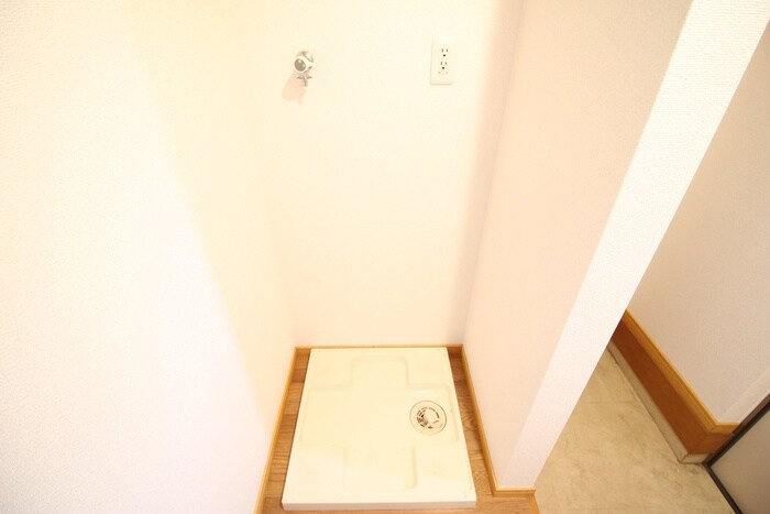 物件内観写真14　(洗濯機置場)