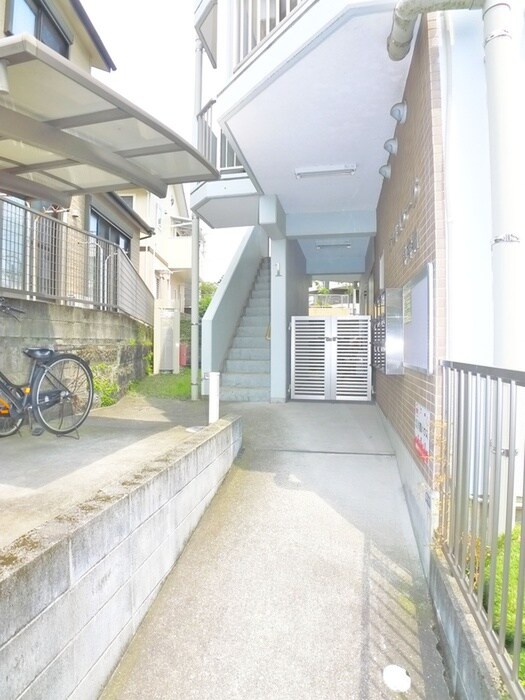 ランドスケープ草牟田のエントランス部分