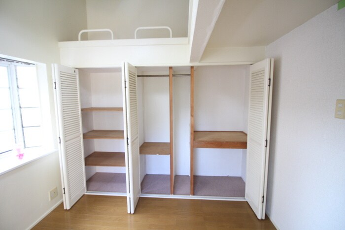 物件内観写真12　(収納)