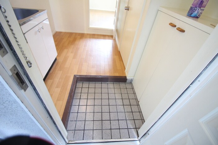 物件内観写真16　(玄関)