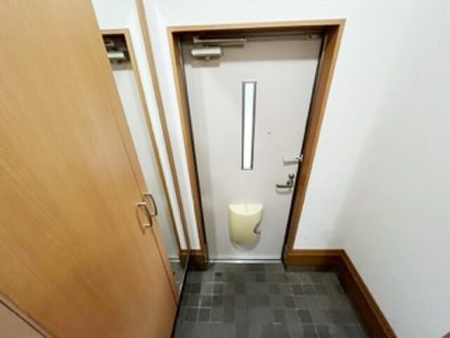 物件内観写真10　(玄関)