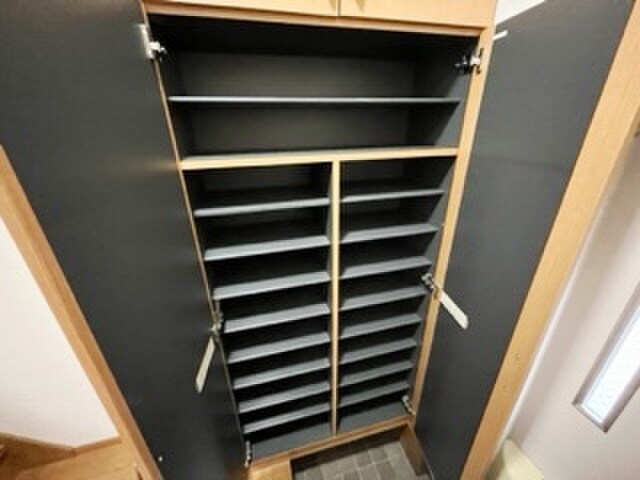 物件内観写真12　(靴箱)