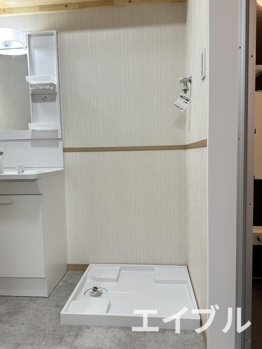 物件内観写真11　(洗濯機置場)