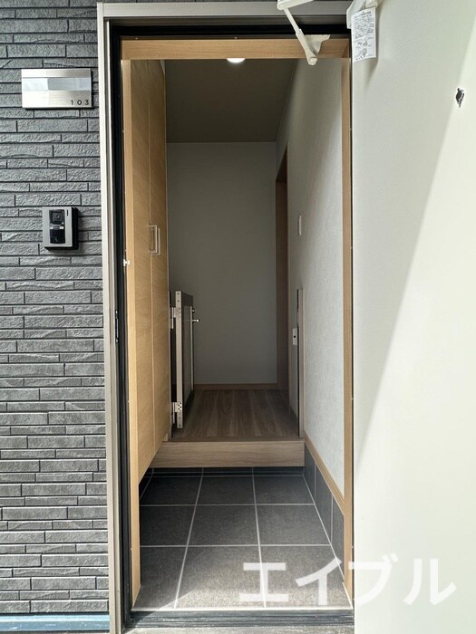 物件内観写真13　(玄関)