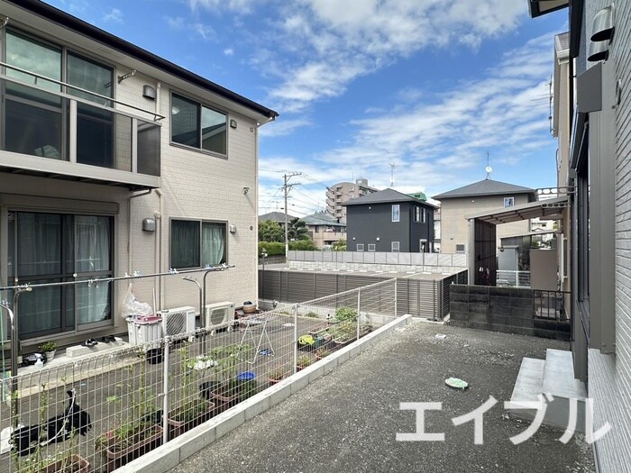 物件内観写真16　(室内からの展望)