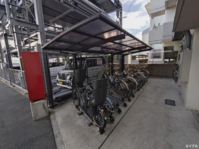 物件外観写真4　(駐輪場)