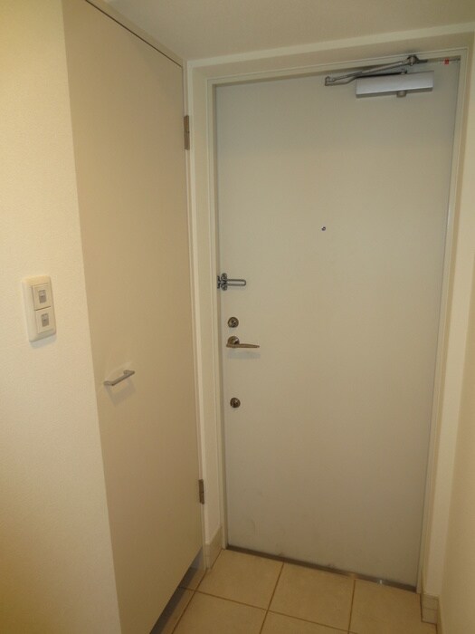 物件内観写真15　(玄関)