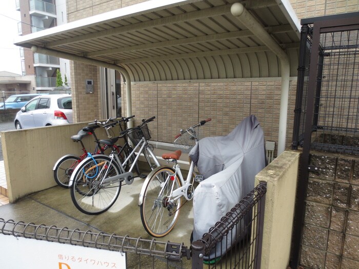 物件外観写真6　(駐輪場)