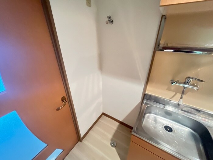 物件内観写真14　(洗濯機置場)