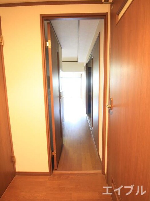 物件内観写真12　(玄関)