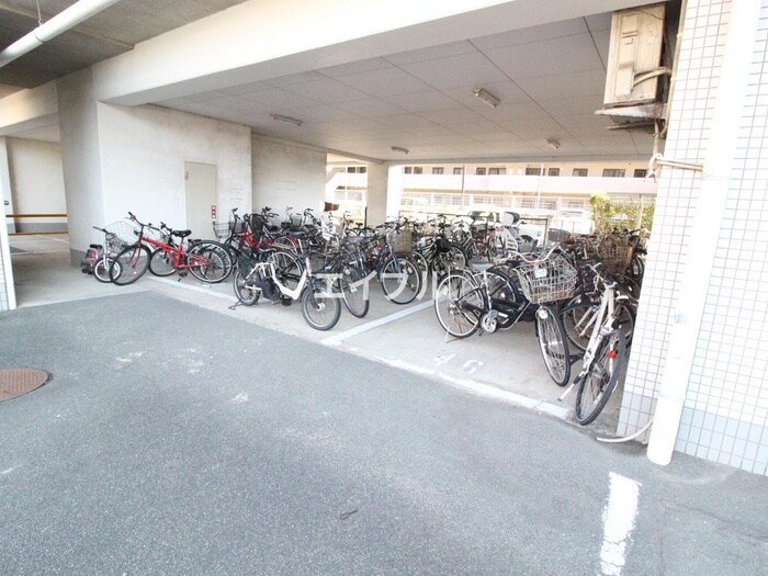 物件外観写真3　(駐輪場)