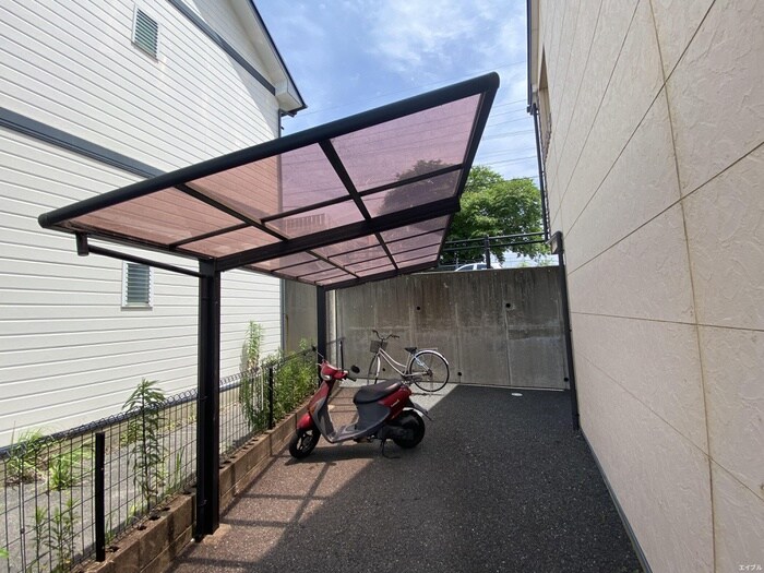 物件外観写真4　(駐輪場)