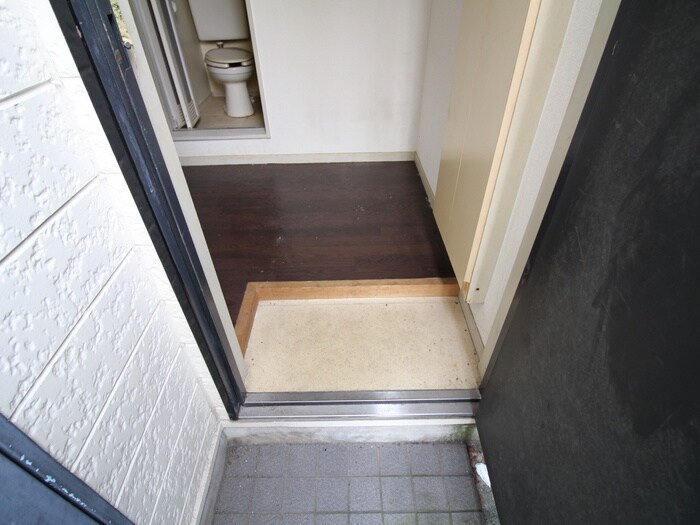 物件内観写真16　(玄関)