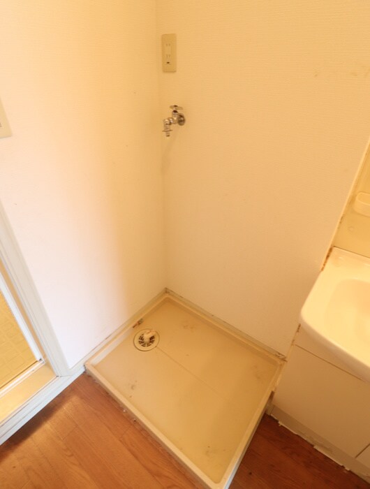 物件内観写真13　(洗濯機置場)