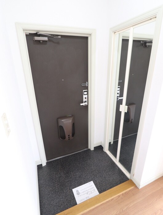 物件内観写真21　(玄関)