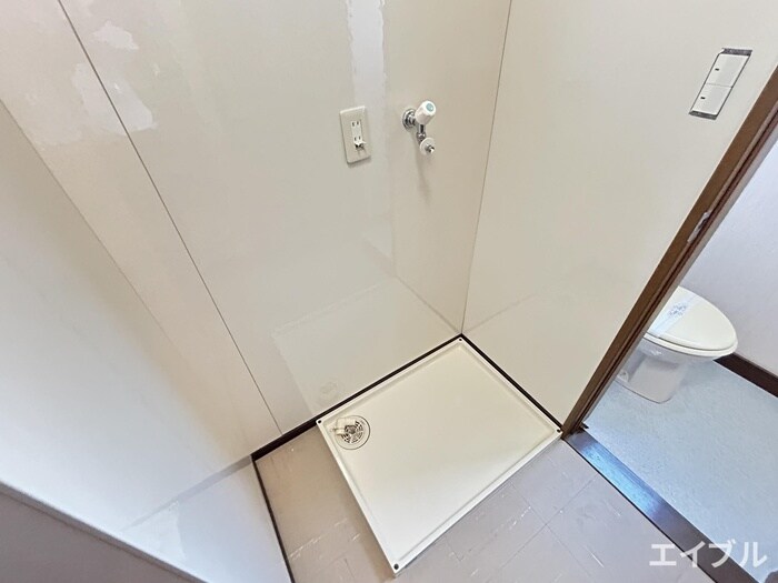 物件内観写真15　(洗濯機置場)