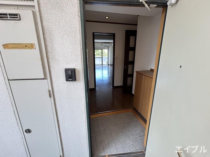 物件内観写真18　(玄関)