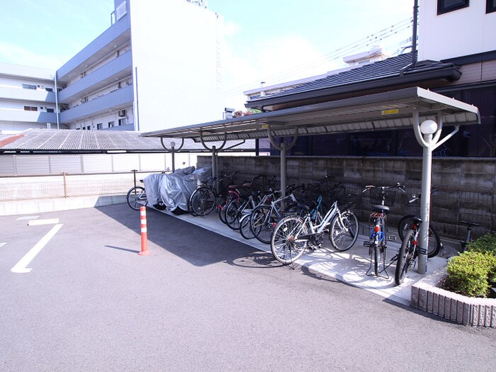 物件外観写真3　(駐輪場)