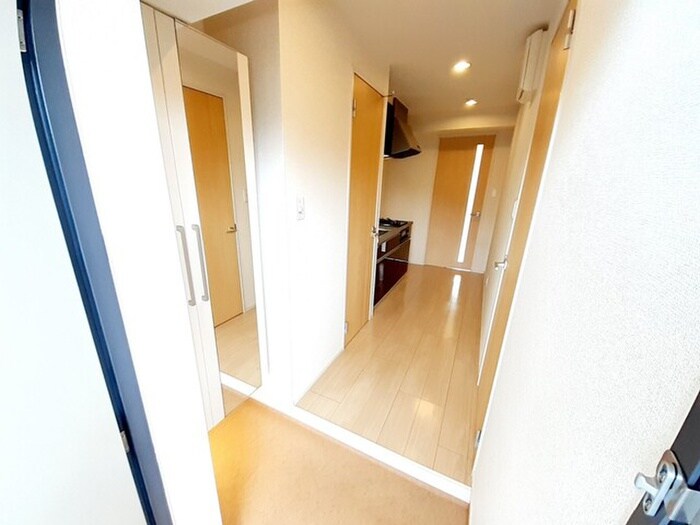 物件内観写真12　(玄関)