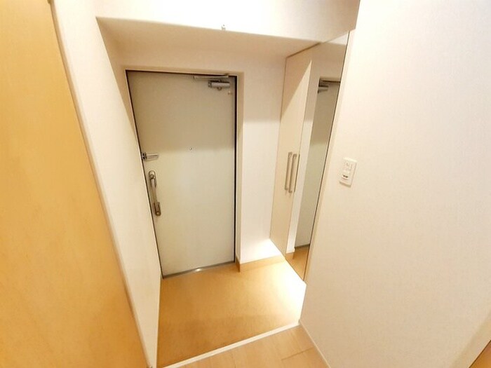 物件内観写真13　(玄関)