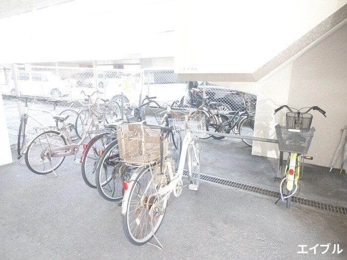 物件外観写真5　(駐輪場)