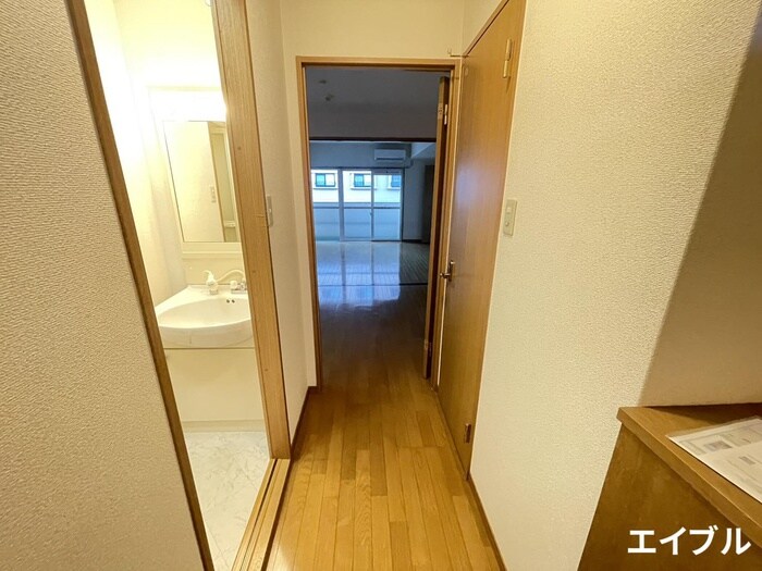 物件内観写真20　(廊下)