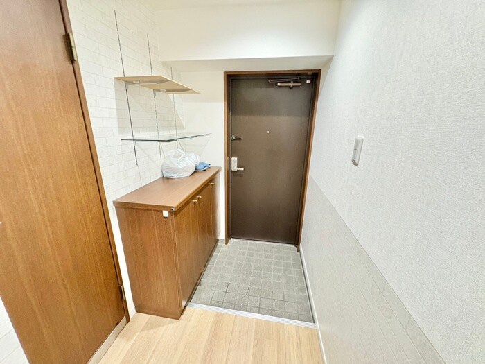 物件内観写真15　(玄関)
