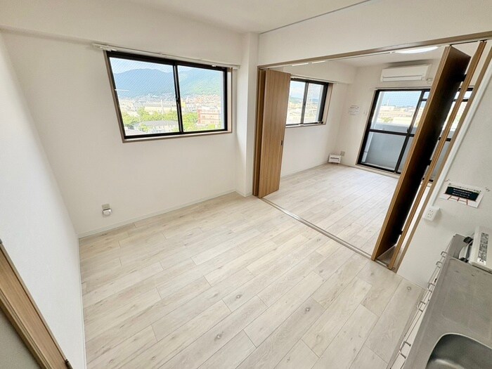 物件内観写真4　(居室)