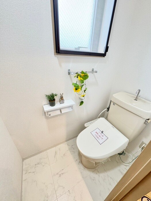 物件内観写真8　(トイレ)