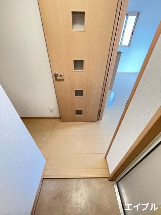 物件内観写真17　(玄関)