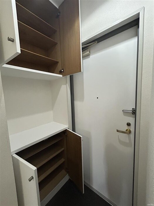 物件内観写真18　(靴箱)